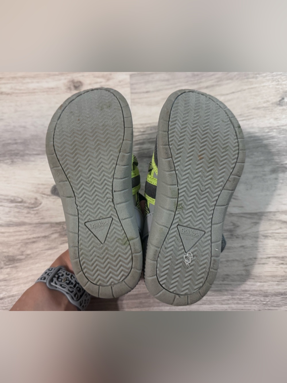 OshKosh B'gosh Gray and Lime Kids sandals - Picture 3 of 8